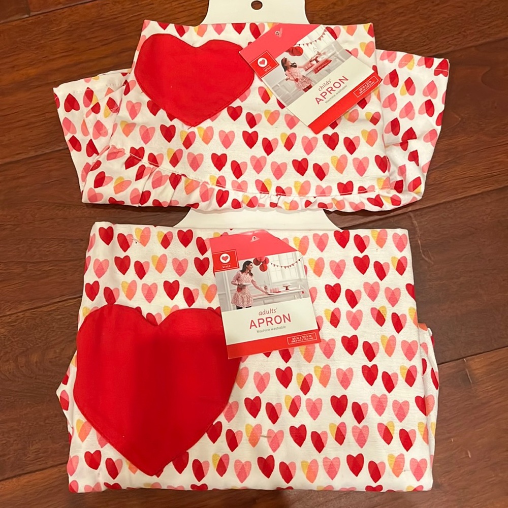 Mommy and Me Aprons.